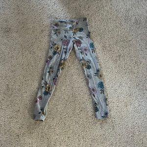 Girls flower print leggings. Size: 10.